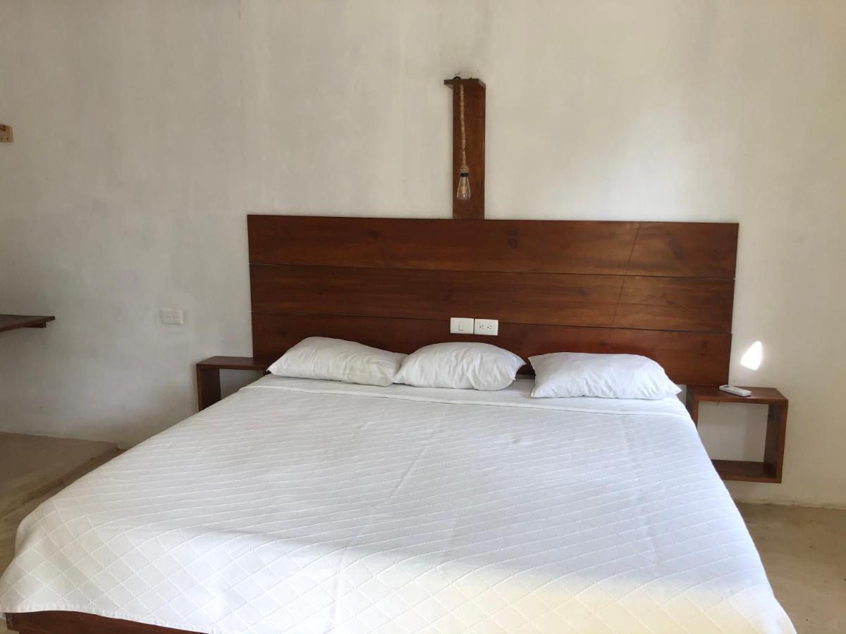 Casa Los Abuelos ホルボックス島 エクステリア 写真